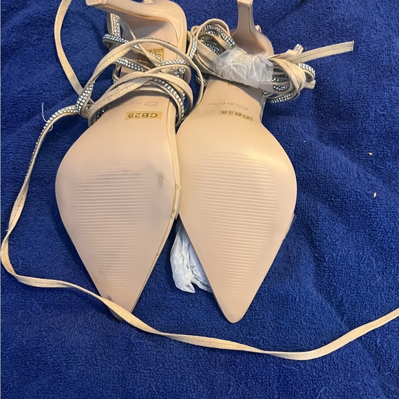 Lace up sandals size 9 - Picture 2 of 2